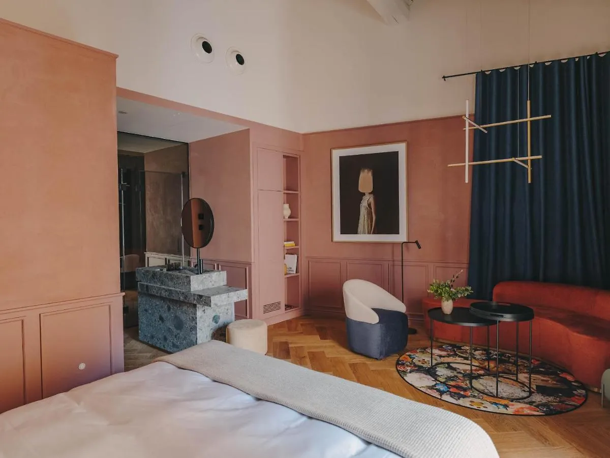 ****  Hotel Palau Fugit Gerona España